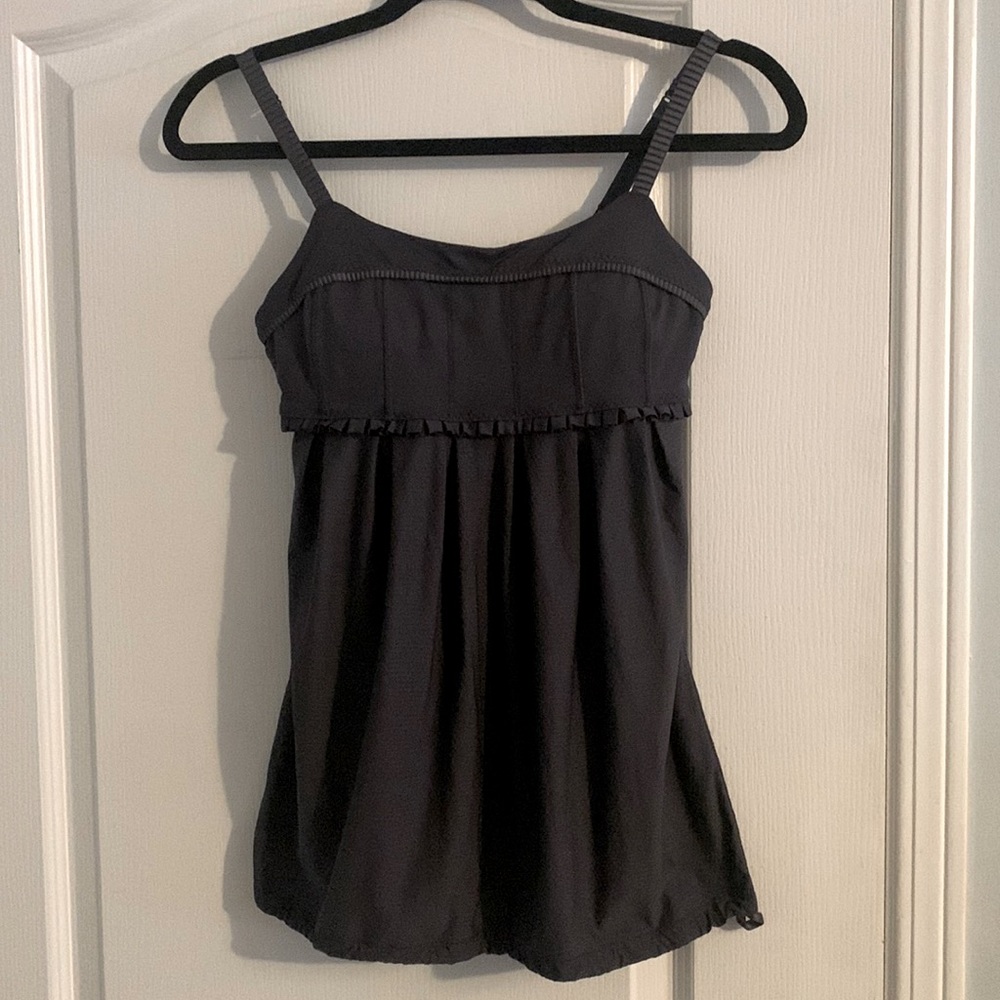 Lululemon tank size 4